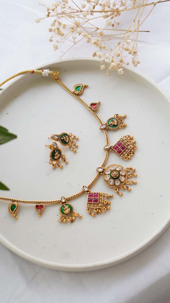 BSN001 Arya Badai Multi Stone Necklace Set