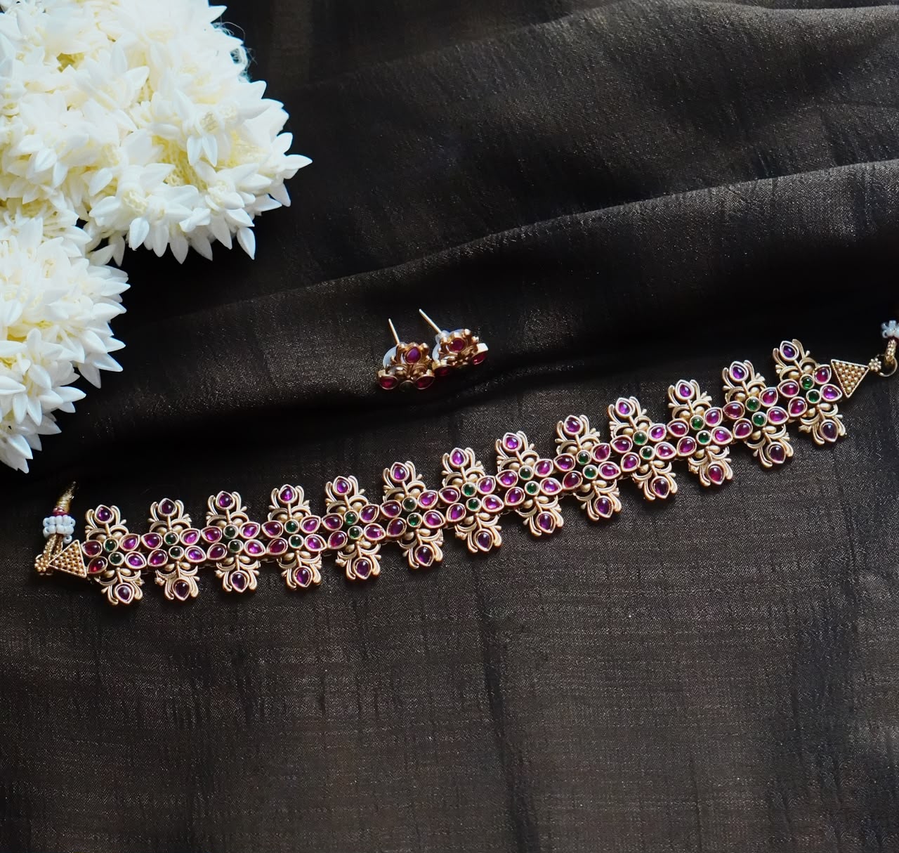 Kemp Manjari Statement Choker Set
