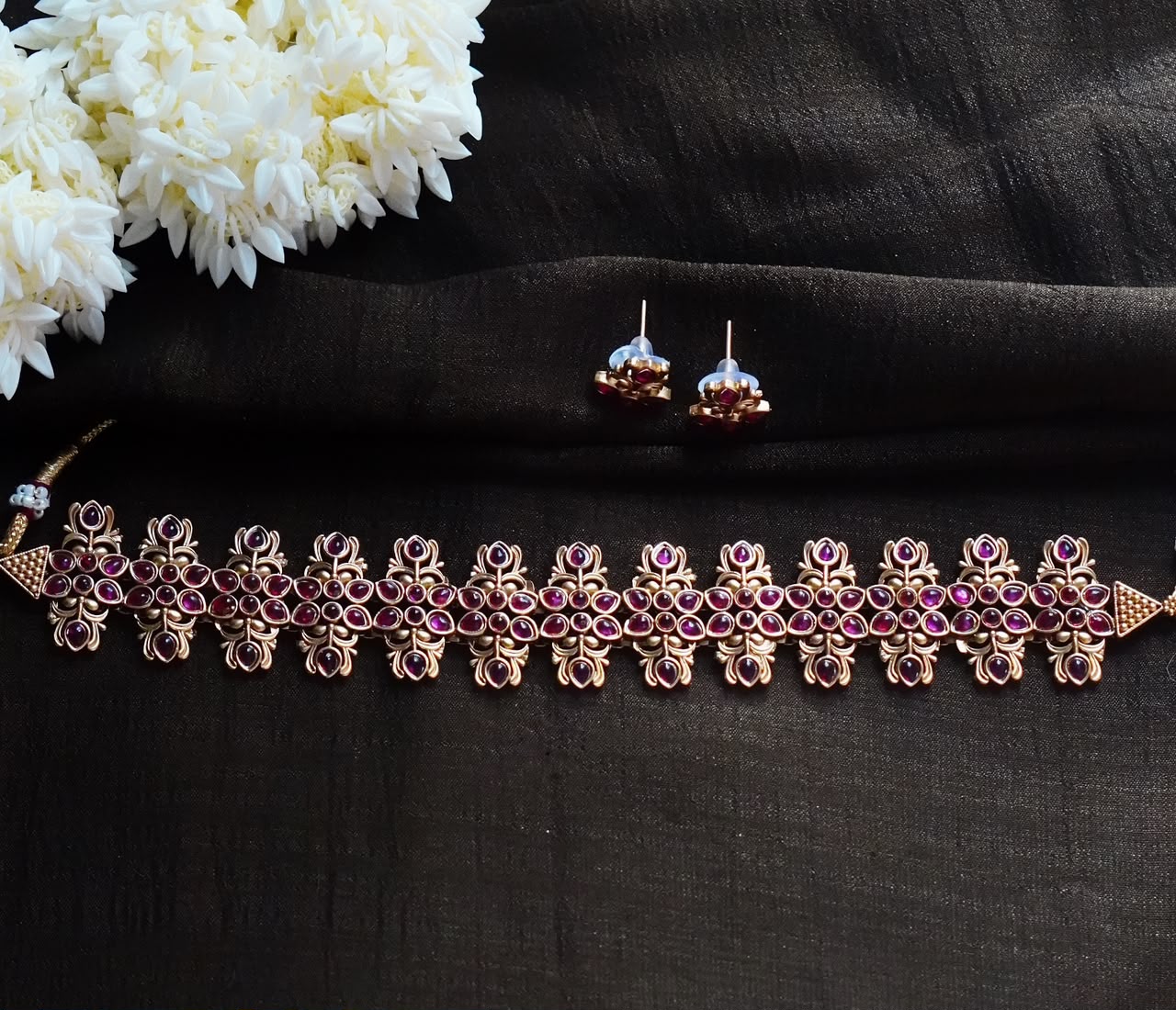 Kemp Manjari Ruby Statement Choker Set